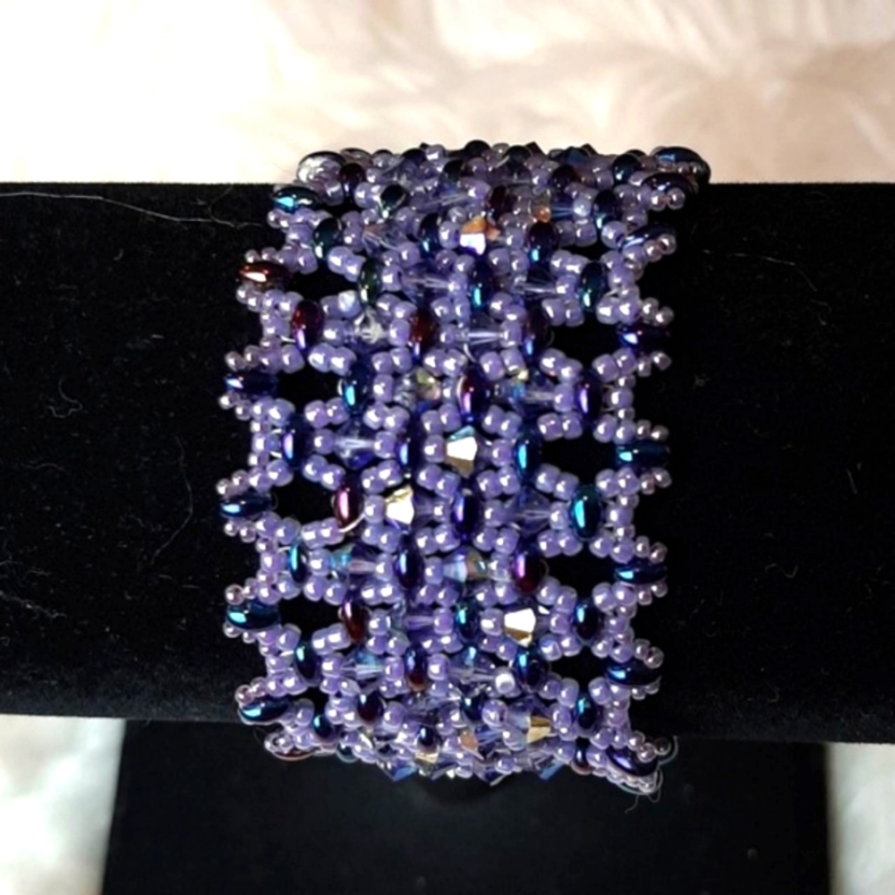 Hand Made Thick Blue Crystal Amazing Bracelet/W Silver Clasp